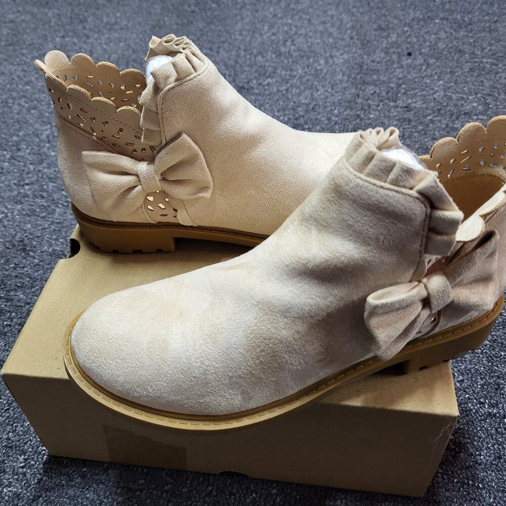 Girls Suede Size 2, Ruffle Bow Shoes